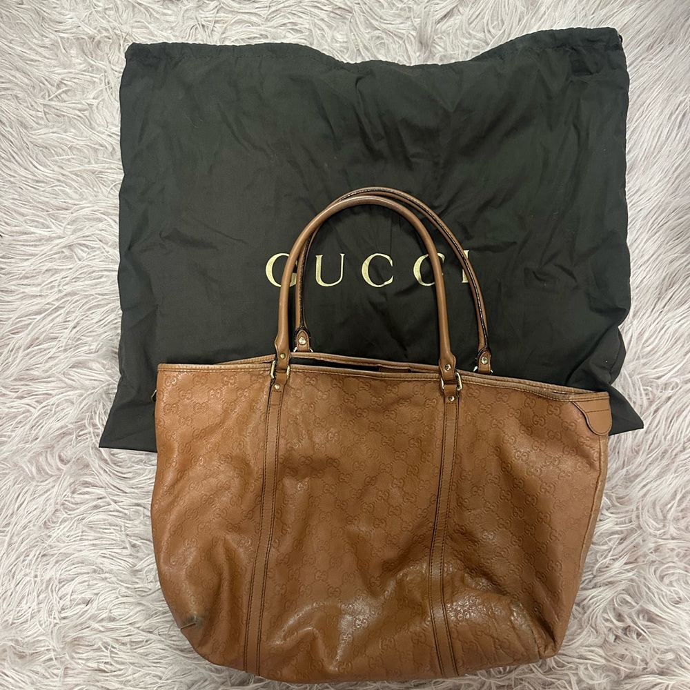 Authentic leather Gucci bag.